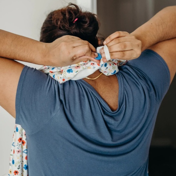 NWOT Oneberrie hands free baby bath towel - Picture 3 of 7